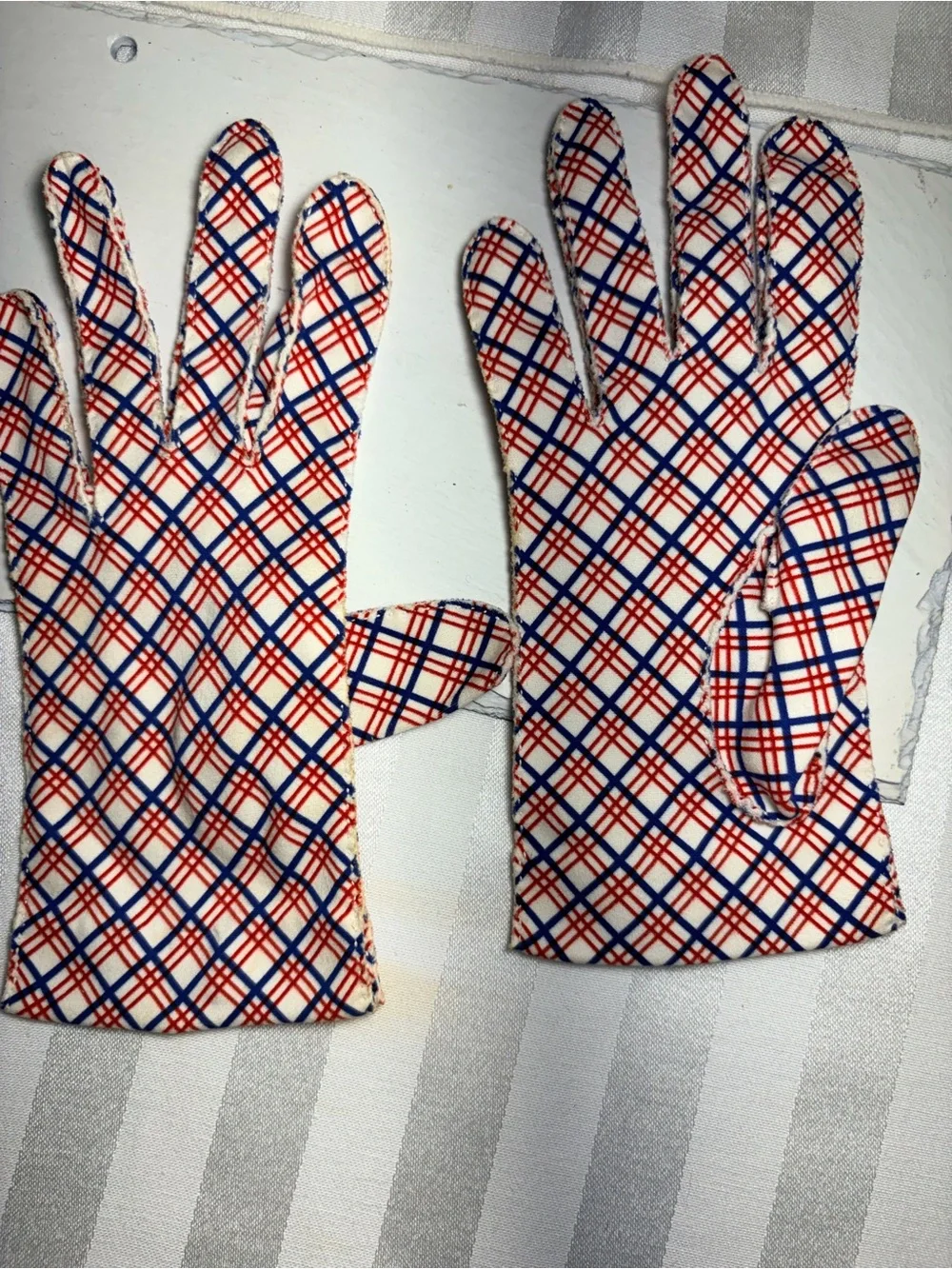 Vintage Patriotic Plaid Party Gloves - Red, White & Blue